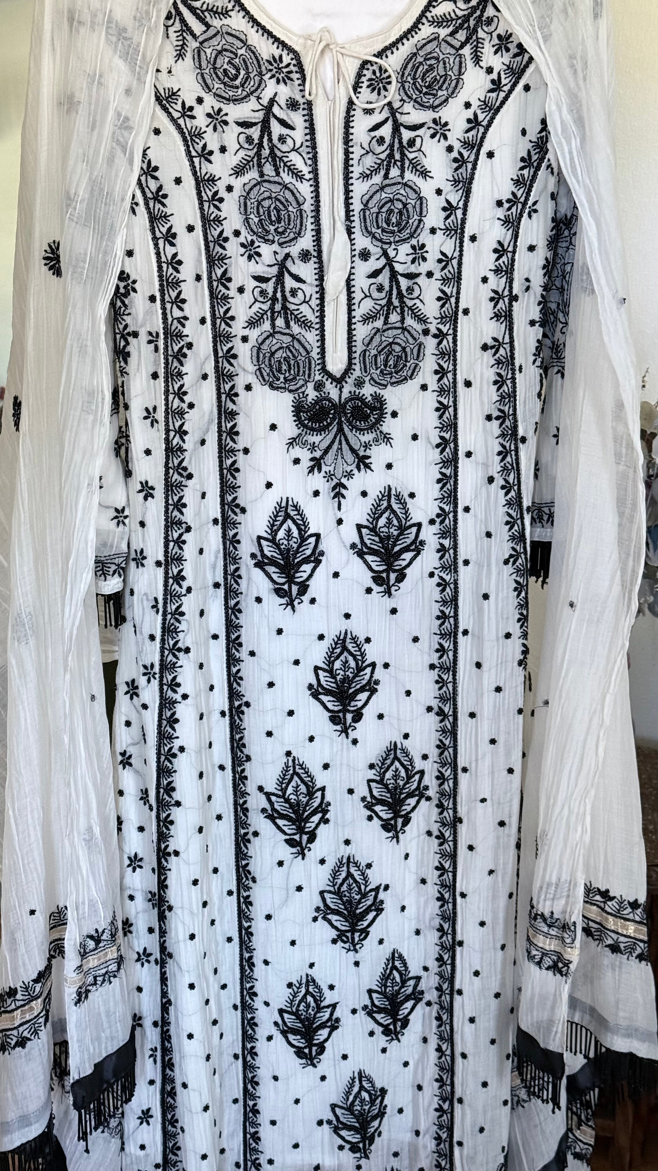Mul Chanderi Anarkali: Black on Ivory