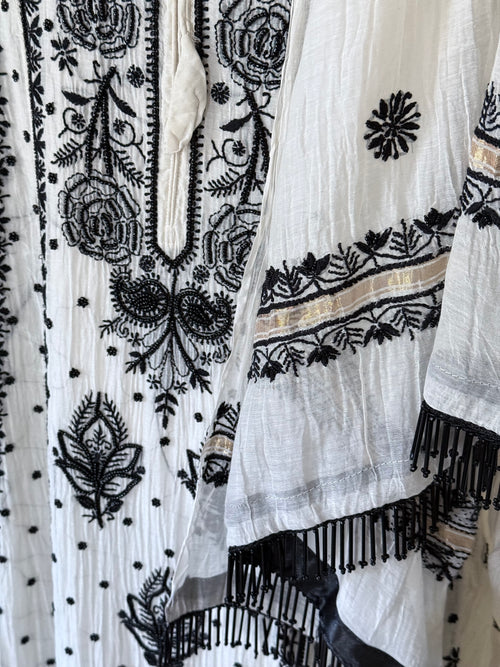 Mul Chanderi Anarkali: Black on Ivory